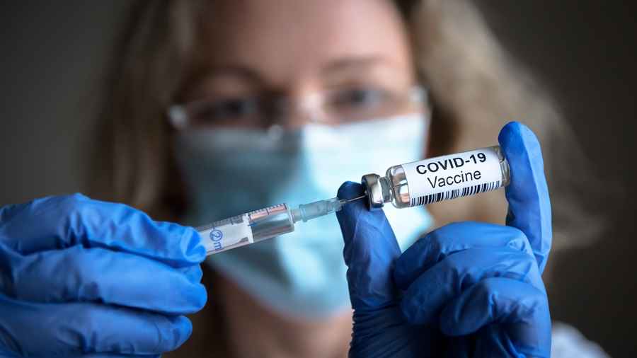 Vaccini anti-Covid, uno studio su 99 milioni di persone conferma che sono sicuri