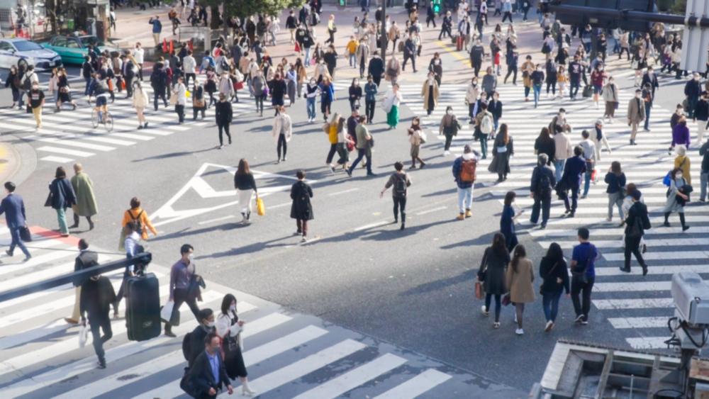 Pedonalizzare città contro inquinamento: esperimento Parigi