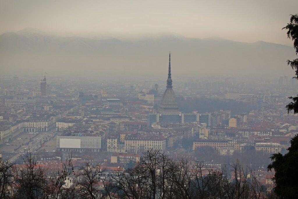 ‘Ecosistema Urbano’ 2023: a Torino peggiora la qualità dell’aria