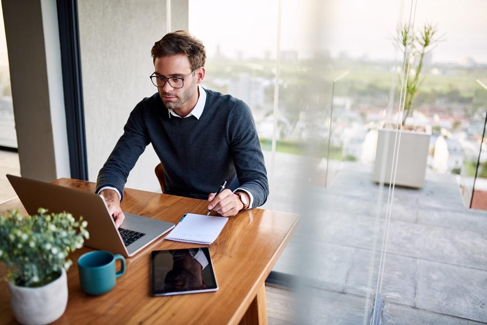 Smart working: ecco quanto riduce le emissioni e migliora la qualità dell’aria (facendoci risparmiare)
