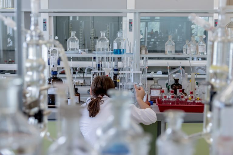 Precariato in sanità, c’è il diritto al risarcimento e al danno da perdita di chance