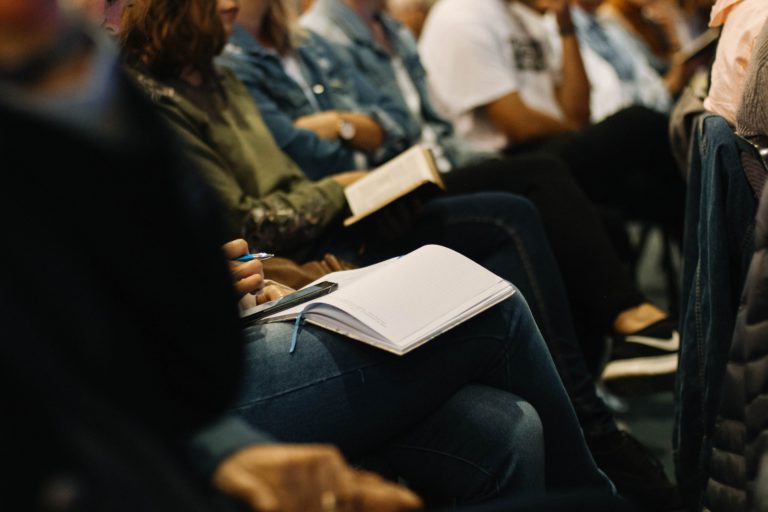 Necessaria coerenza tra obiettivi formativi e professione sanitaria nella formazione ECM