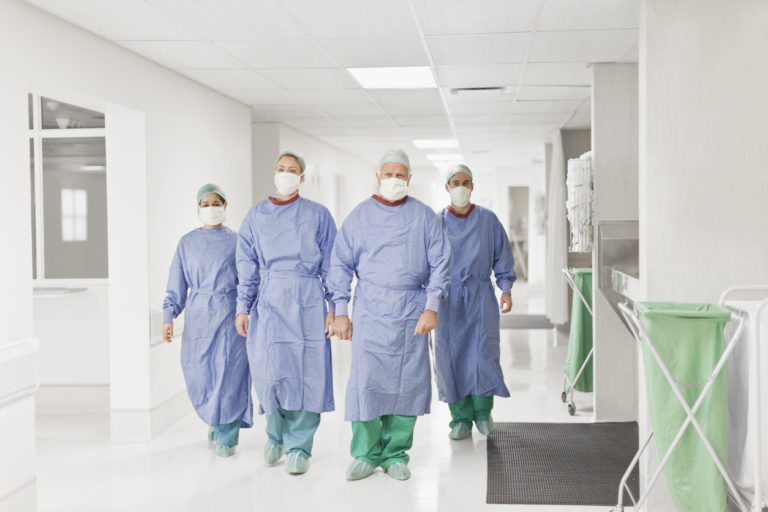 Operatori sanitari senza protezioni: centinaia di segnalazioni, partono le diffide