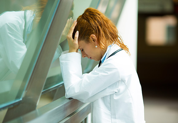 Allarme per le aggressioni ai medici in ospedale, ogni anno sono 1200