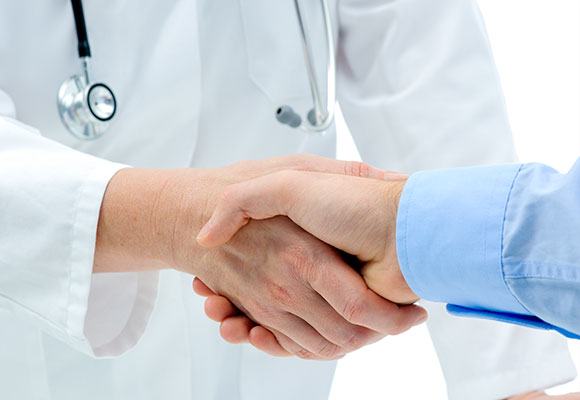 Allarme aggressioni sanitarie, altri due casi in poche ore nel 2020. Tortorella: “Più valore alla comunicazione tra medico e paziente per ridurre l’odio in corsia”.