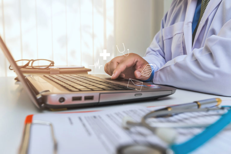 Obbligo PEC, rischio di sospensione per i medici che non comunicano il loro domicilio digitale