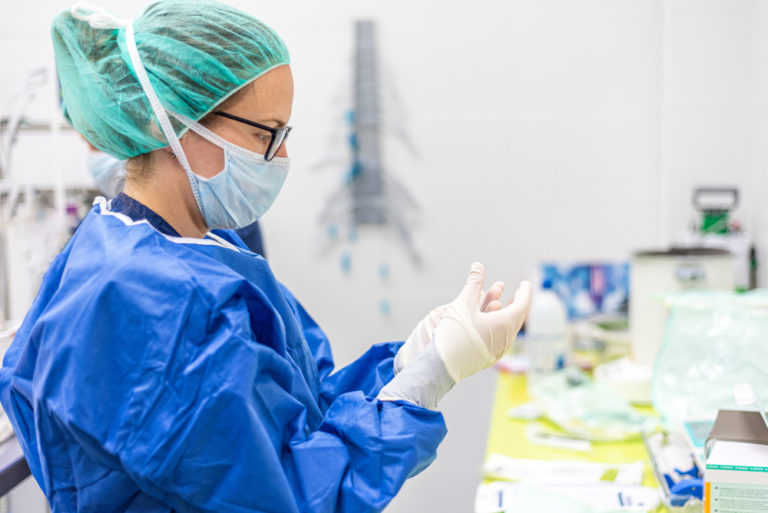 Infermiere contrae un’infezione sul luogo di lavoro, la Corte di Cassazione chiarisce le responsabilità del medico competente