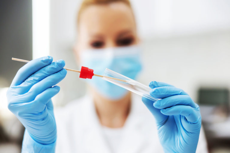 I tamponi rapidi funzionano contro omicron? Risponde Guido Rasi, direttore scientifico di Consulcesi