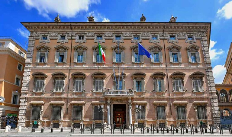 Ex specializzandi 83/06: lo Stato non può continuare a ignorare i diritti negati