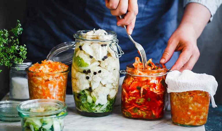 Lunga vita ai cibi fermentati: il benessere passa attraverso l’intestino