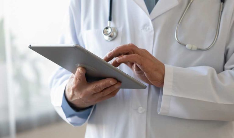 Dossier sanitario: l’accesso ai dati sanitari è consentito solo a chi ha in cura il paziente