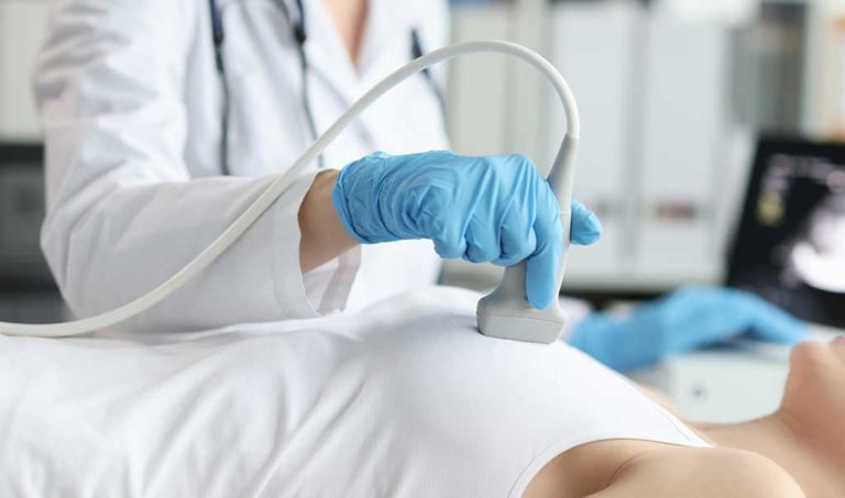 Tumori al seno, ancora troppo divario tra regioni italiane. Gli esperti: “rafforzare prevenzione e servizi”