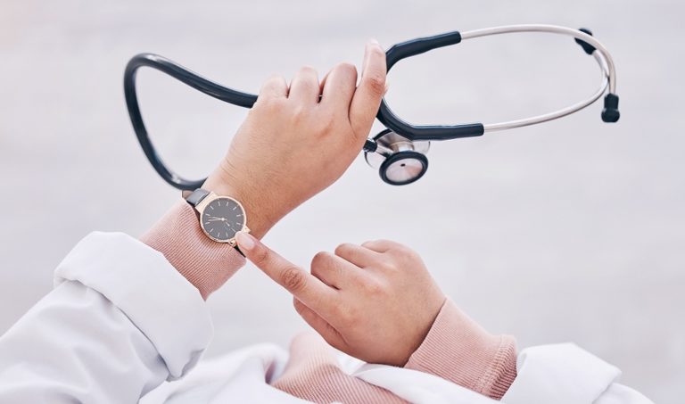 Orari di lavoro, diritti e doveri dei professionisti della sanità
