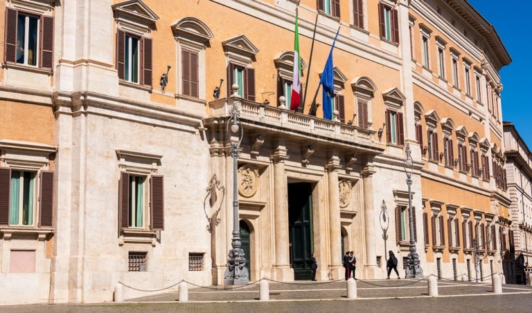 Ex specializzandi, approvato all’unanimità odg alla Camera. Pagano (Fi): “Un grande successo per i medici”