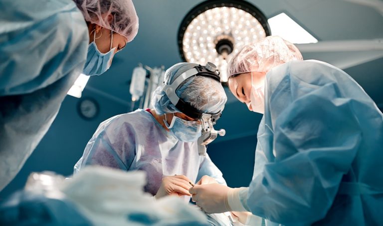 Quali sono i reati per cui risponde il medico chirurgo?
