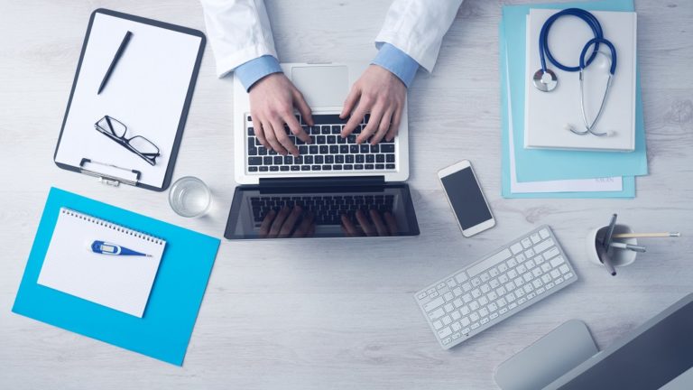 Incidenti con dispositivi medico-diagnostici: per quanto devono essere conservati i dati personali?